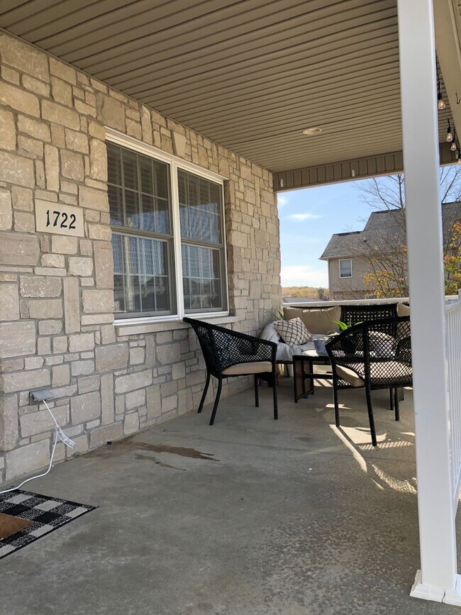 Building Photo - 2 Bdrm Avail July 2026;  $1,800 monthly