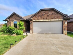 Building Photo - 2400 Frisco Way