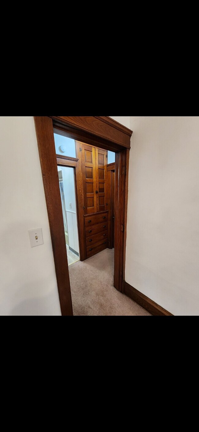 Building Photo - 368 Winola Ave