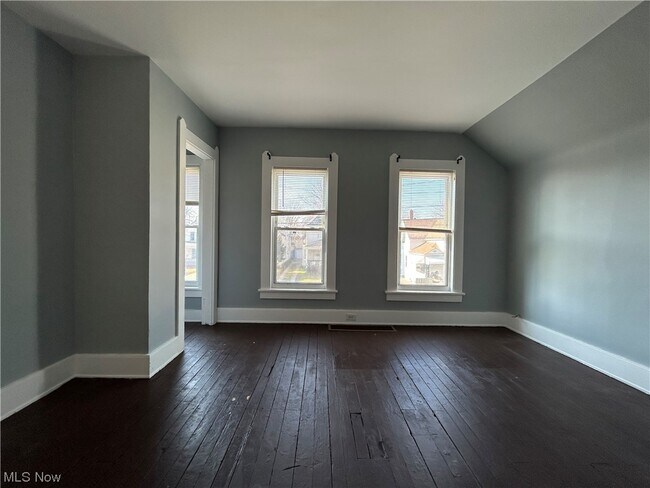 Foto del edificio - 3443 Fulton Rd