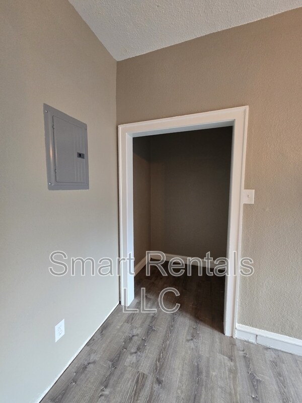 Foto del edificio - 4209 Ellenwood Ave