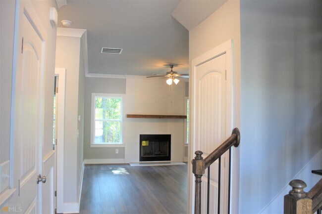 Building Photo - 225 Melba Ln