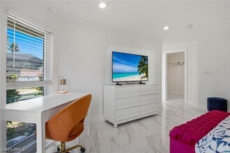 Building Photo - 455 Bayside Ave