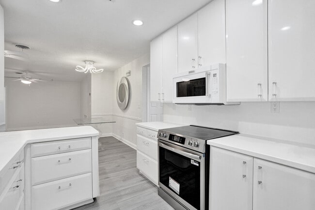 Foto del edificio - 4755 NE 23rd Ave