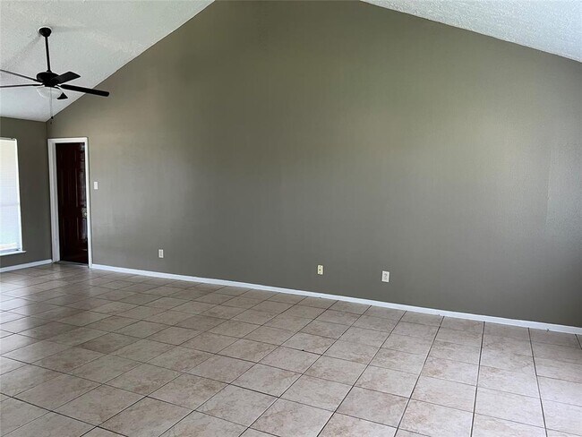 Building Photo - 2503 Ironclad Dr
