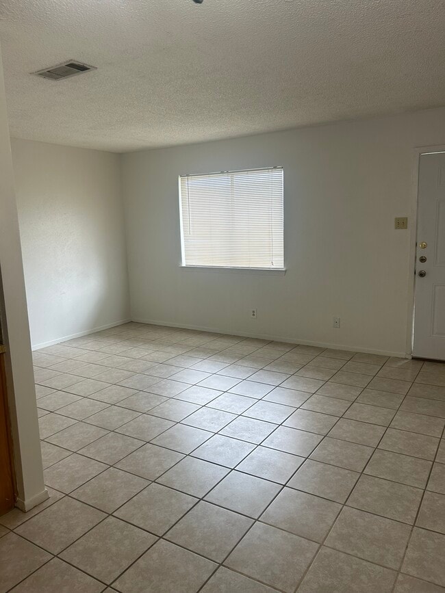 Building Photo - 1307 Willow Springs Rd