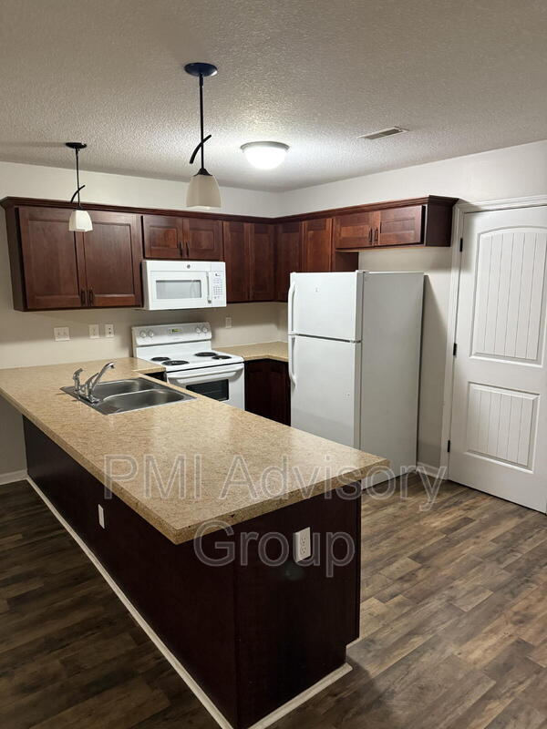 Foto del edificio - 3328 SE Taurus Ave