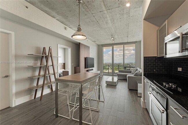 Foto del edificio - 3470 E Coast Ave