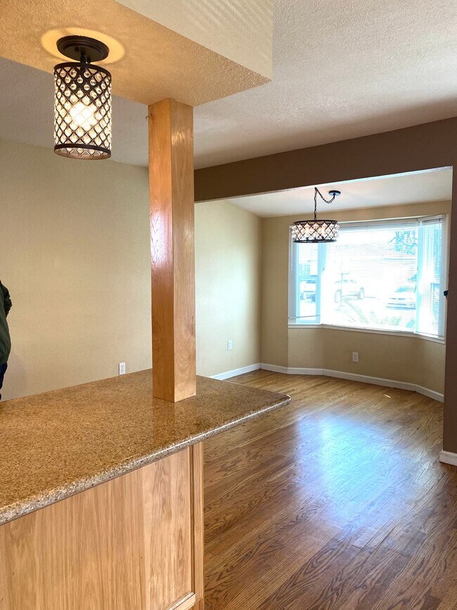 Foto del edificio - Castro Valley - Lake Chabot 3 BD 2BA House...