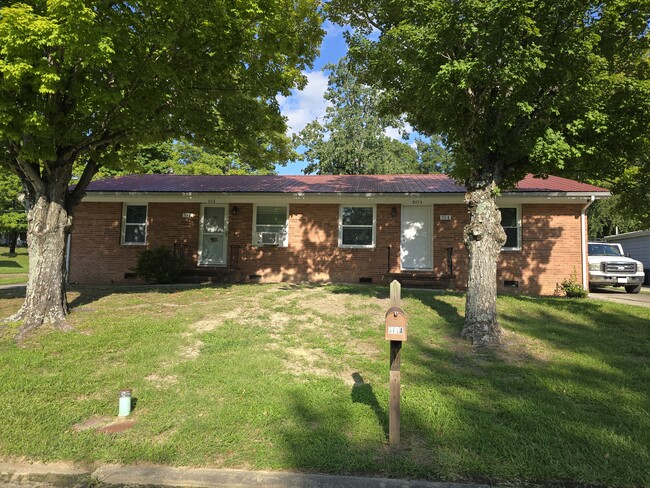 Quit safe neighborhood. Private driveway, Shade trees. - 511 Reid St