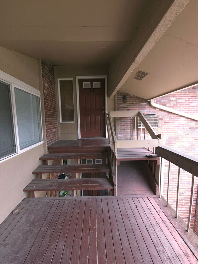 Foto del edificio - 4955 Moorhead Ave