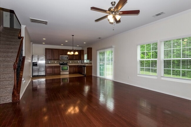 Building Photo - 6413 Prosperity Commons Dr