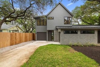 Building Photo - 2611 Oak Crest Ave