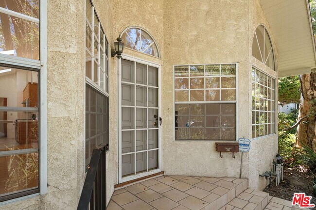Foto del edificio - 2534 Wellesley Ave