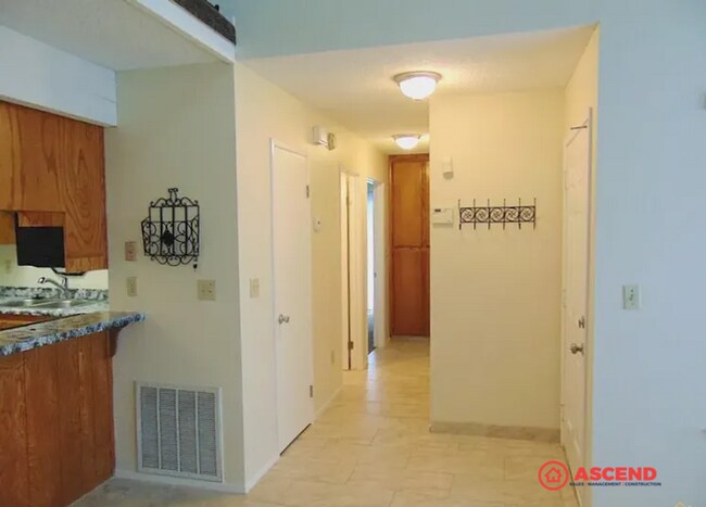 Foto del edificio - Cute 2 Bedroom Off Stockdale Hwy and Calif...