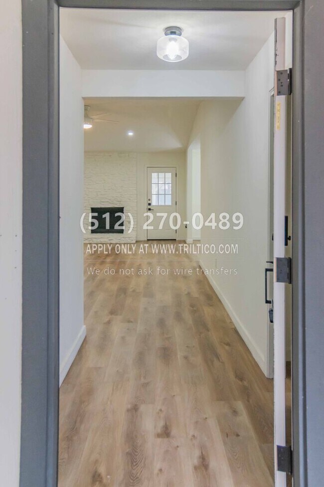 Building Photo - North West Austin Home