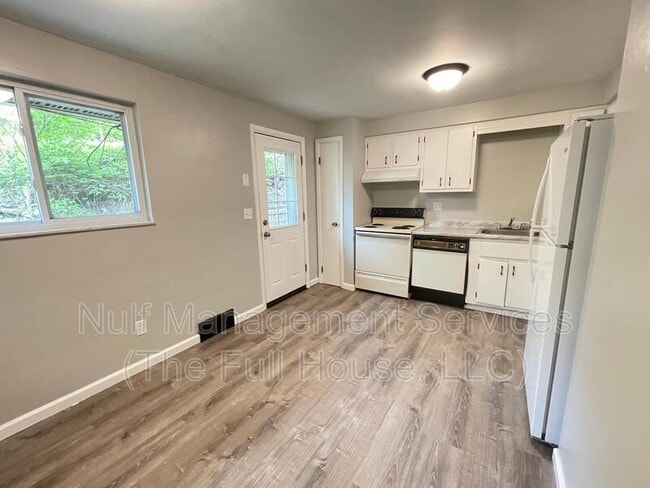 Building Photo - 307 Avenue A