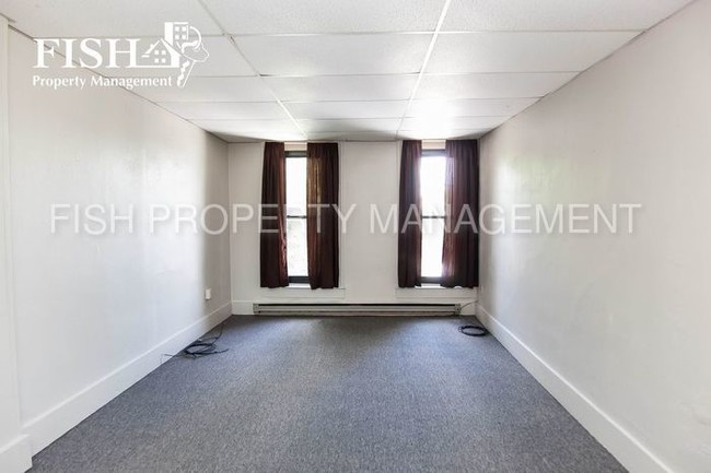 Building Photo - 117 1/2 N Vesper St