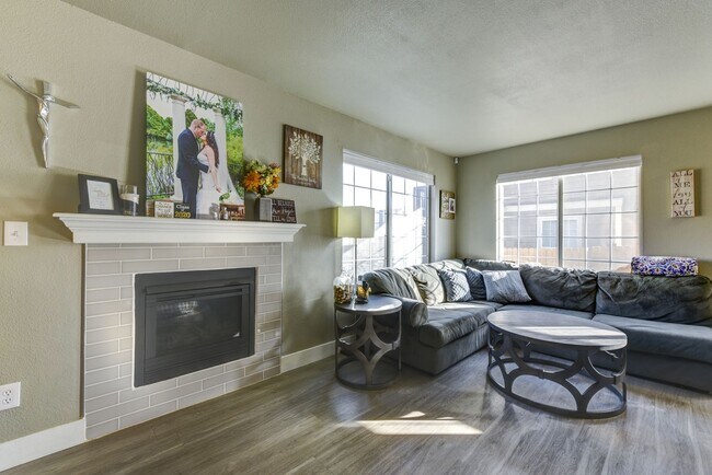 Foto del edificio - Amazing 3 Bedroom 3 Bath Home (1800sqft+) ...