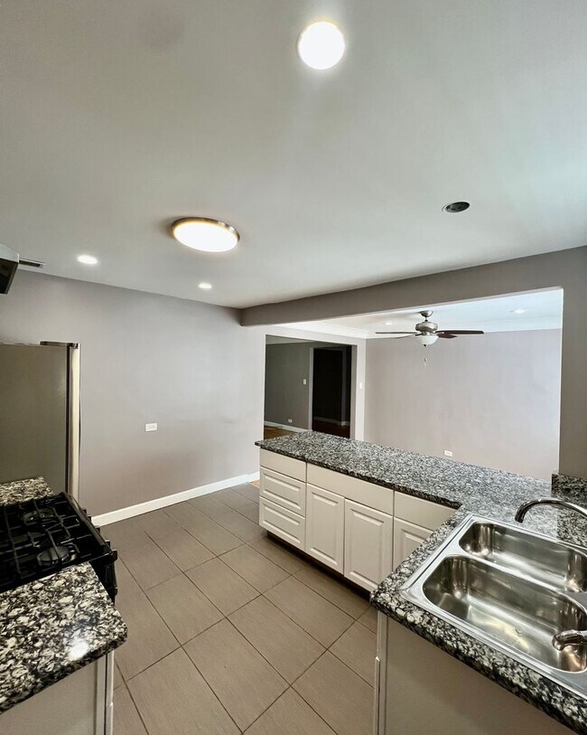 Foto del edificio - Private & Charming 2 Bed/1 Bath Ranch Styl...