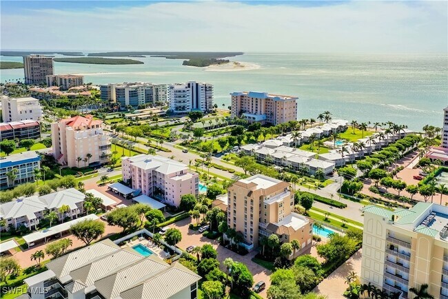 Foto del edificio - 1001 S Collier Blvd