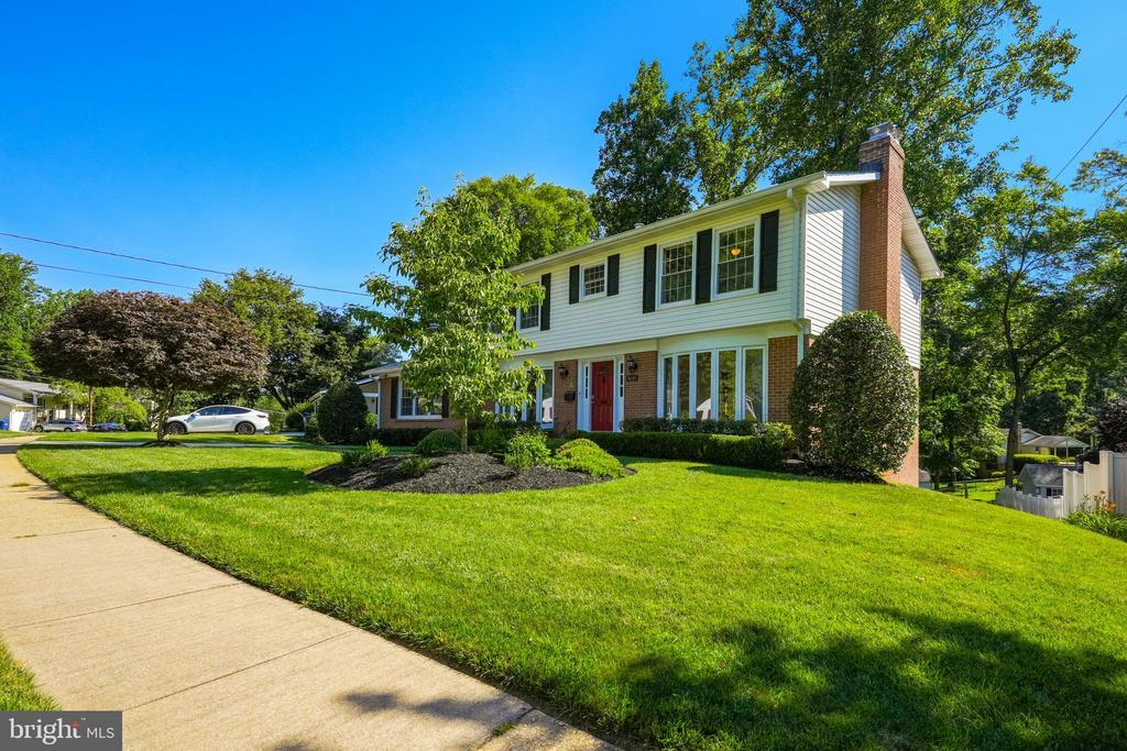 Foto principal - 5021 Fleming Dr