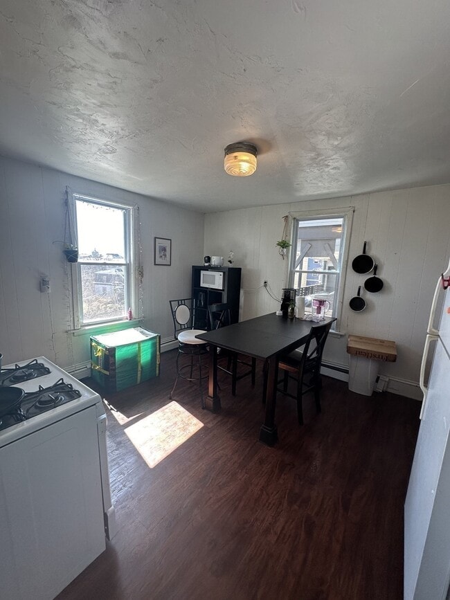 Foto del edificio - 50 Fisher Ave