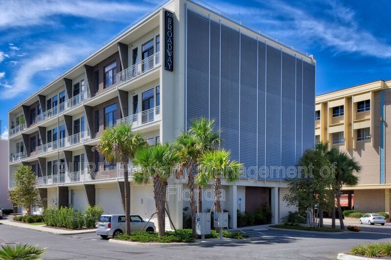 Foto principal - 302 SE Broadway St