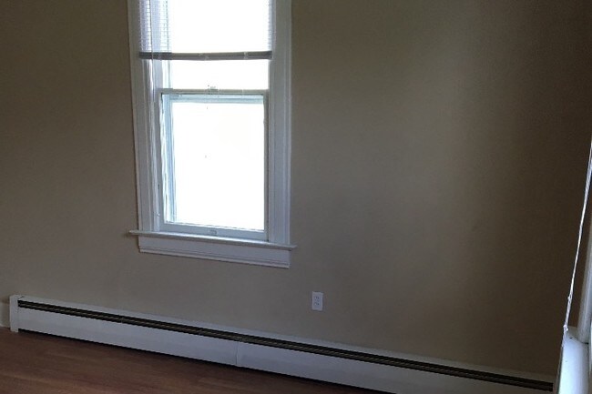 Sala de estar - 1213 N Church St