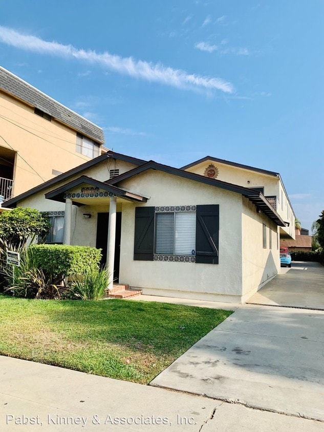 Primary Photo - 1136-1138 Termino Ave