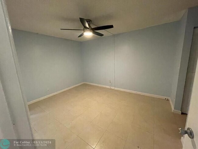 Foto del edificio - 3410 Foxcroft Rd