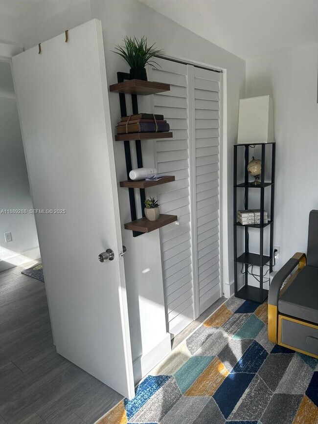 Foto del edificio - 2943 SW 36th Ave