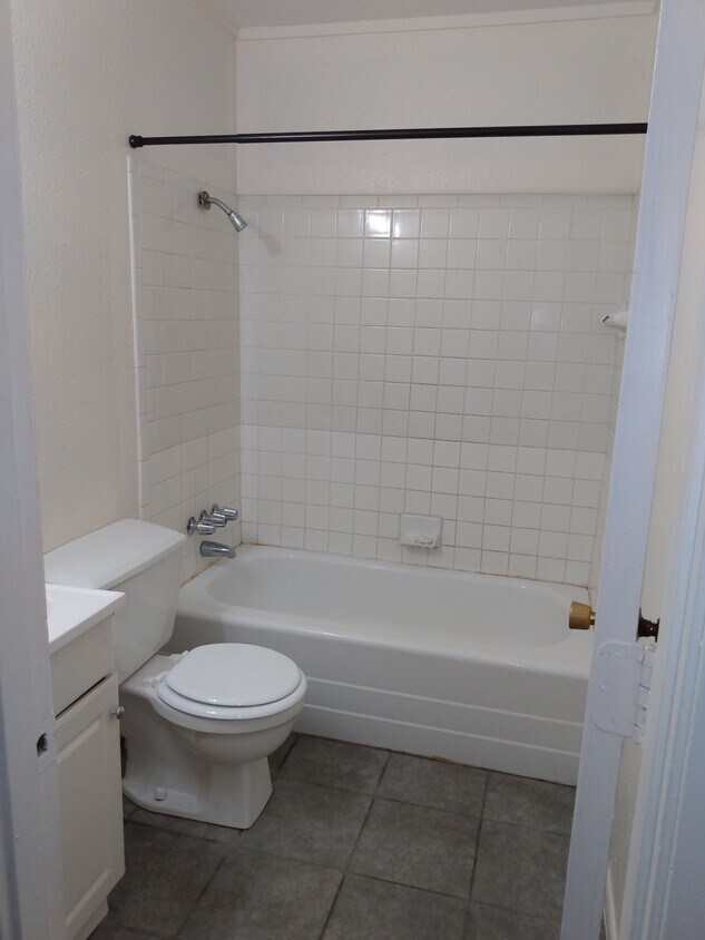 25 Honeysuckle Dr, Monroe, LA 71202 House Rental in Monroe, LA