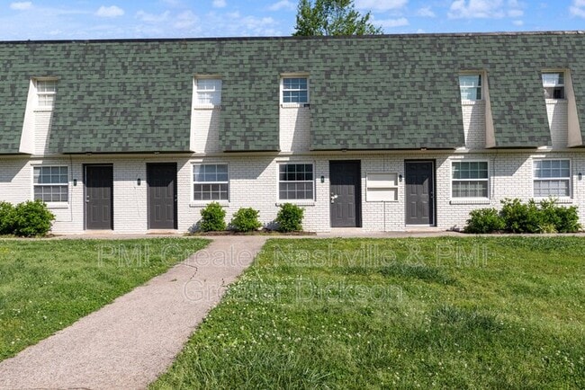 Building Photo - 302 Spring St