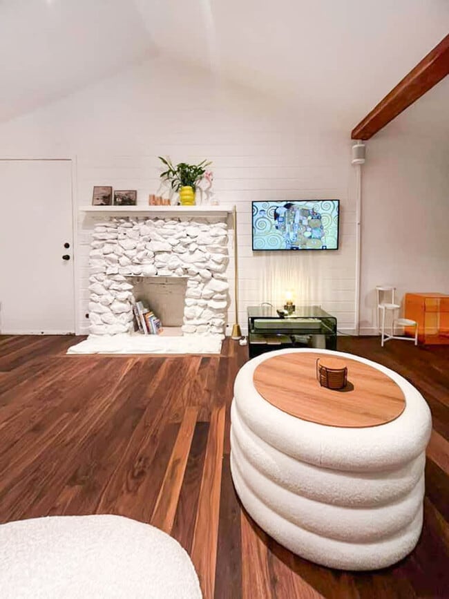 Building Photo - 522 Cascade Dr