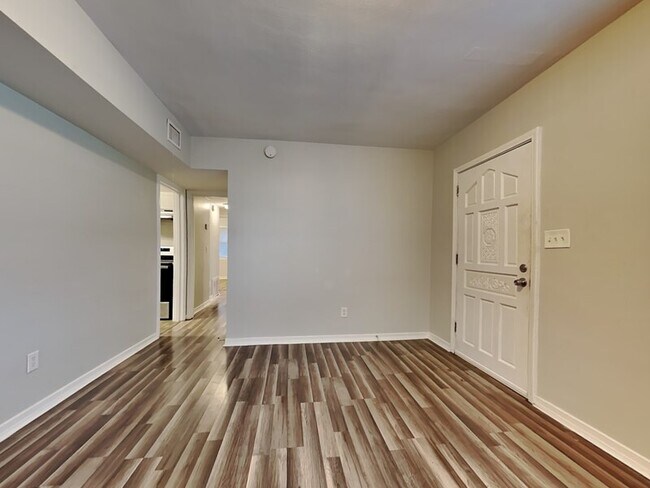 Foto del edificio - 2930 Christopher Rd