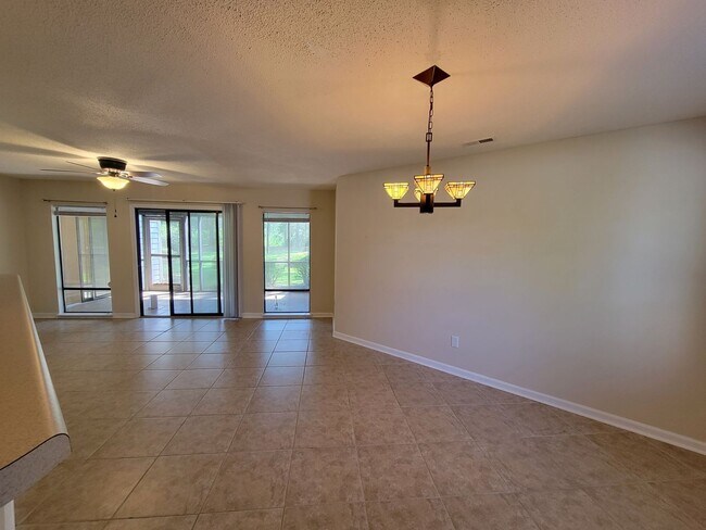 Foto del edificio - First Floor Plantation Pointe Condo Available!