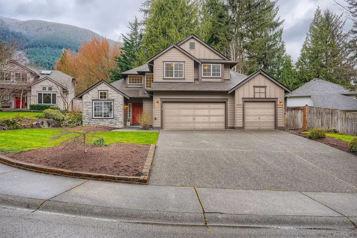Primary Photo - 1405 SW 13th Pl
