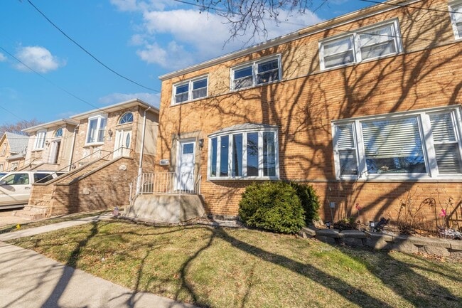 Building Photo - 5202 W 54th St