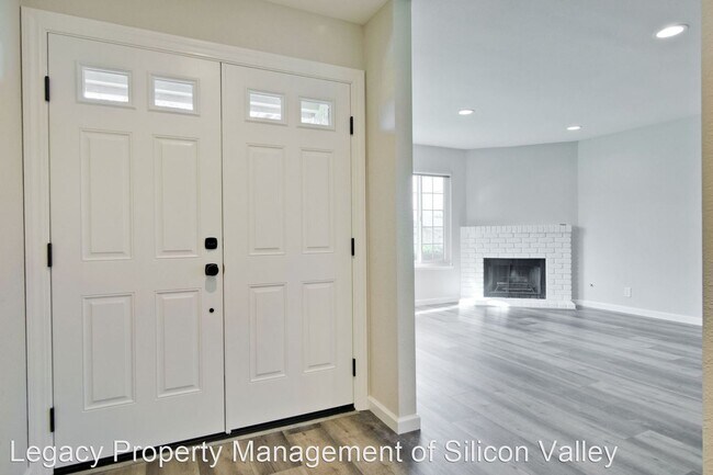Foto del edificio - 3 br, 2 bath House - 1037 Las Palmas Drive