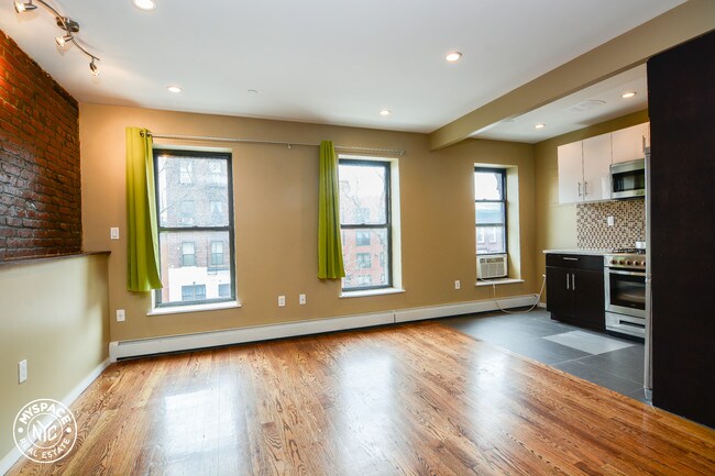 Foto del edificio - 310 Clifton Pl