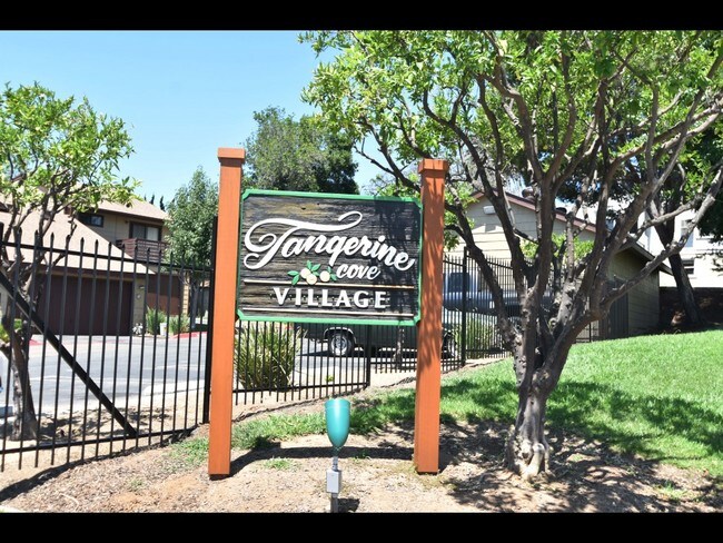 Foto del edificio - Tangerine Cove Village