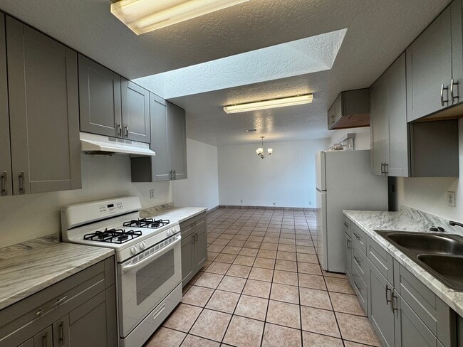 Building Photo - 3525 Tracey Ct