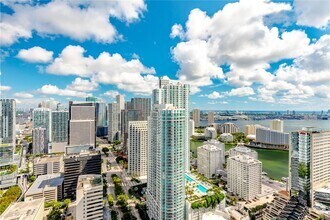 Building Photo - 1060 Brickell Ave