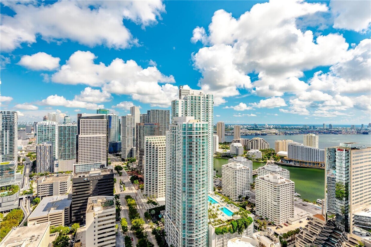 Primary Photo - 1060 Brickell Ave