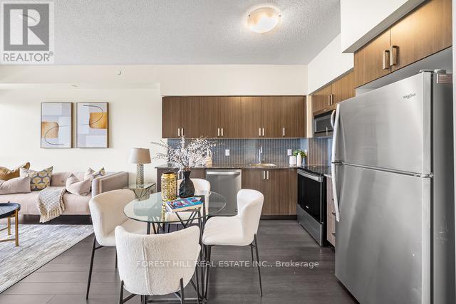 Photo du bâtiment - 1603 Eglinton Ave W