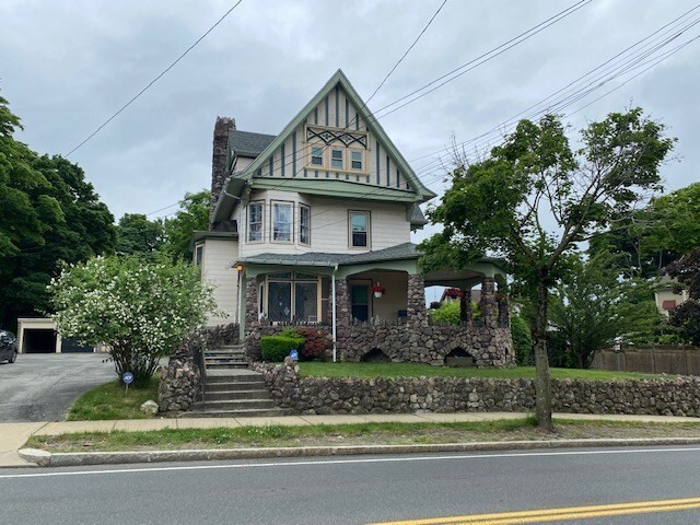 Building Photo - 133 Upham St