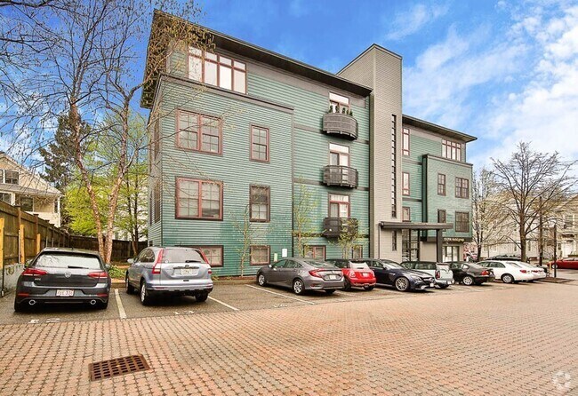 Building Photo - 400 Washington St