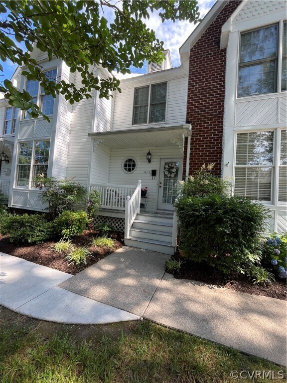Primary Photo - 302 Myrtle St