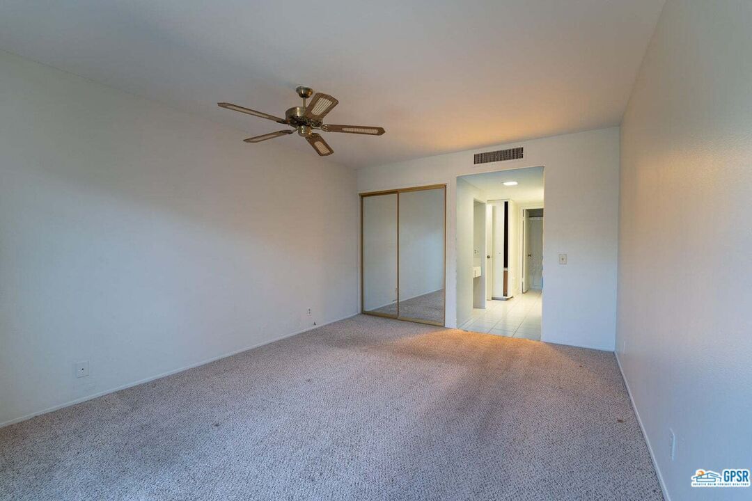 Master suite - 1421 N Sunrise Way